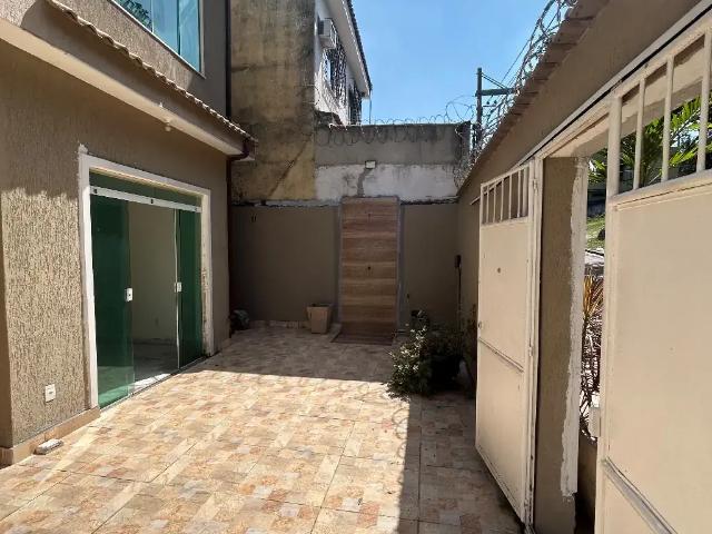 Casa / Sobrado para Venda em Rio de Janeiro/RJ Realengo 4 Quartos