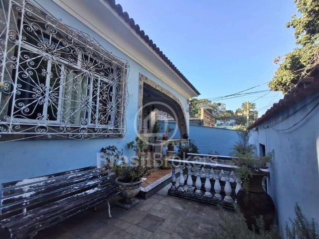 Casa / Sobrado para Venda em Rio de Janeiro/RJ Tanque 4 Quartos