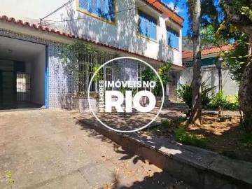 Praça Barão de Corumbá - Garagem