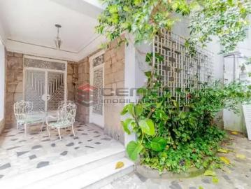 Rua Ramon Franco - Garagem, Despensa, Quintal