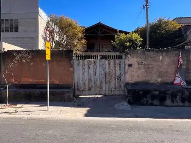 Casa / Sobrado para Venda em Ribeirão das Neves/MG Rosana 3 Quartos