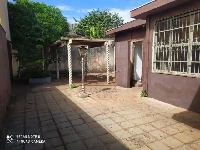 Casa / Sobrado para Venda em Ribeirão Preto/SP Centro 4 Quartos