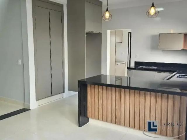 Casa / Sobrado para Venda em Ribeirão Preto/SP Jardim Zinato 3 Quartos