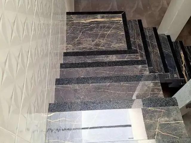 Casa / Sobrado para Venda em Ribeirão Preto/SP Jardim Califórnia 4 Quartos