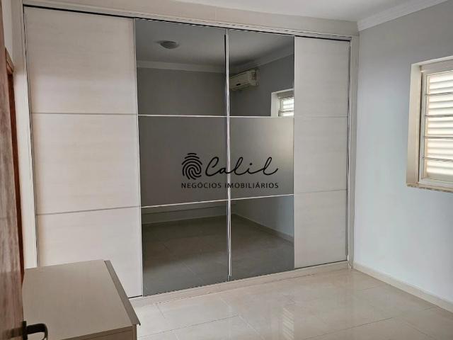 Casa / Sobrado para Venda em Ribeirão Preto/SP Jardim Irajá 4 Quartos