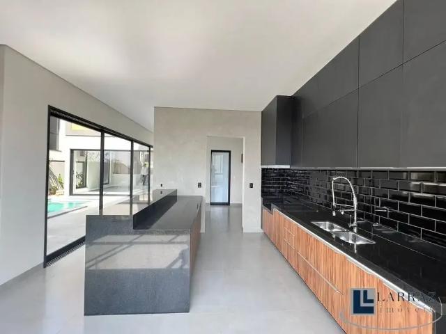Casa / Sobrado para Venda em Ribeirão Preto/SP Vila do Golf 4 Quartos