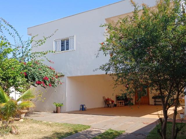 Casa / Sobrado para Venda em Ribeirão Preto/SP Vila Tibério 5 Quartos