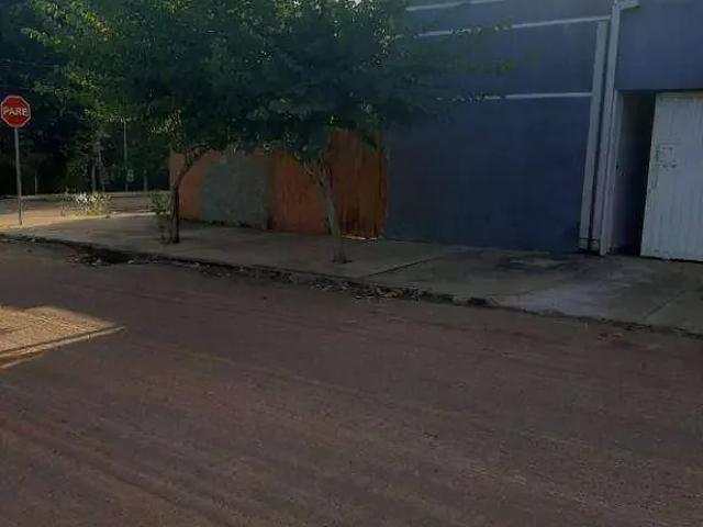 Casa / Sobrado para Venda em Rondonópolis/MT Jardim Iguassu 3 Quartos