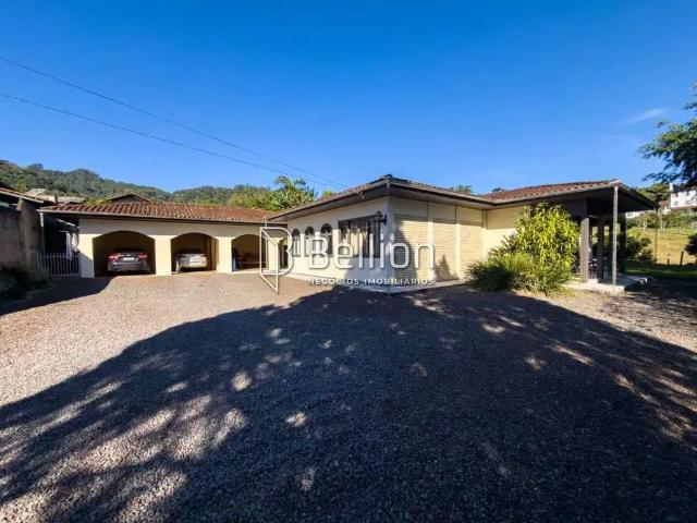Casa / Sobrado para Venda em Rodeio/SC Centro 4 Quartos