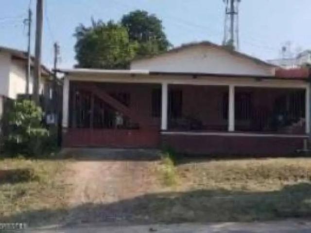 Casa / Sobrado para Venda em Rodrigues Alves/AC Centro 4 Quartos