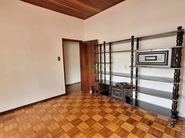 Casa / Sobrado para Venda em Rolândia/PR Centro 5 Quartos