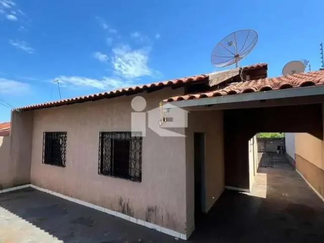 Casa / Sobrado para Venda em Rolândia/PR Jardim Monte Carlo 3 Quartos
