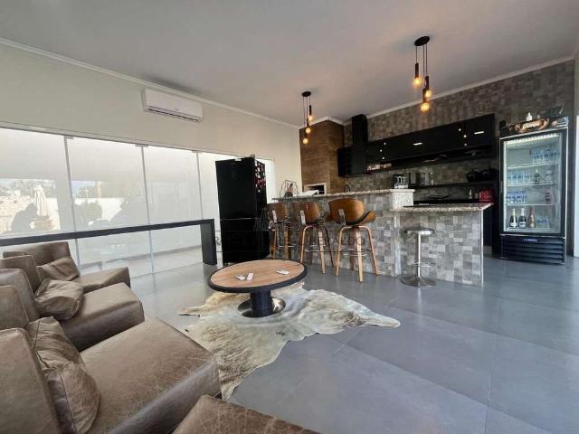 Casa / Sobrado para Venda em Rosana/SP Centro 3 Quartos