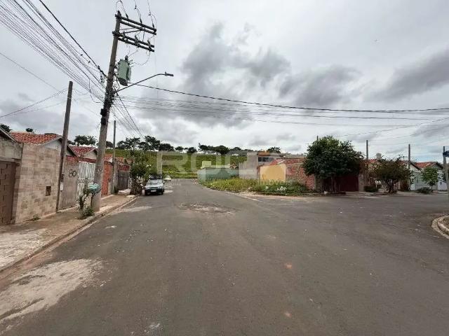 Casa / Sobrado para Venda em São Carlos/SP Conjunto Habitacional Planalto Verde 2 Quartos