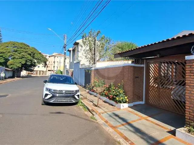 Casa / Sobrado para Venda em São Carlos/SP Jardim Bandeirantes 4 Quartos