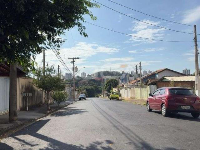 Casa / Sobrado para Venda em São Carlos/SP Jardim Bandeirantes 2 Quartos