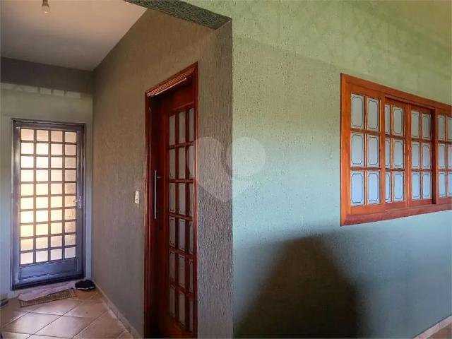 Casa / Sobrado para Venda em São Carlos/SP Jardim Bandeirantes 2 Quartos