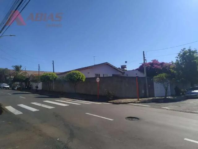 Casa / Sobrado para Venda em São Carlos/SP Jardim Bandeirantes 3 Quartos