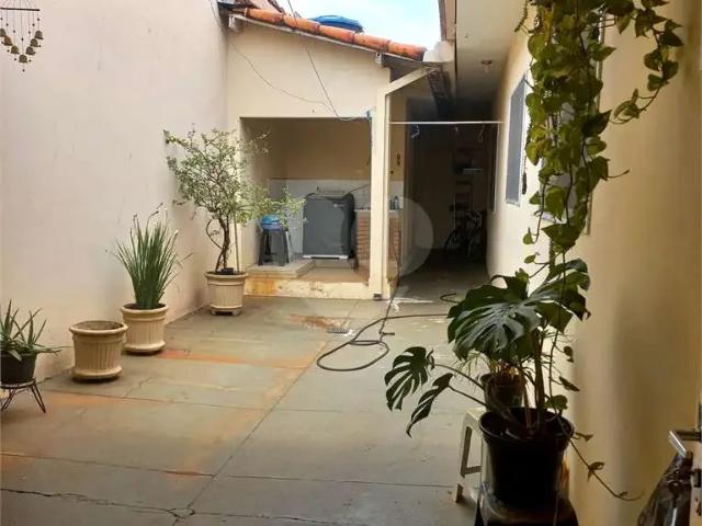 Casa / Sobrado para Venda em São Carlos/SP Jardim Beatriz 3 Quartos