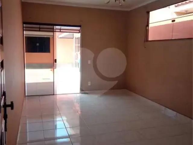 Casa / Sobrado para Venda em São Carlos/SP Jardim Beatriz 2 Quartos