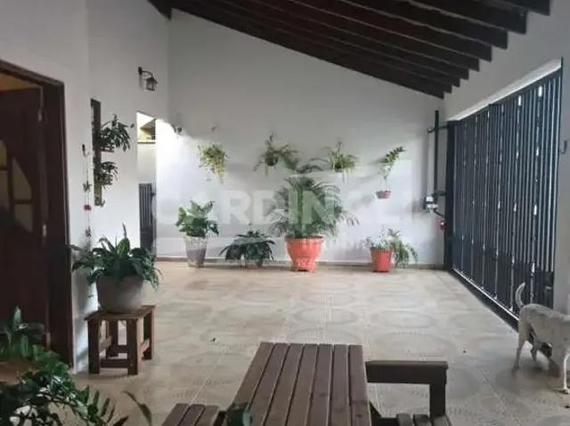 Casa / Sobrado para Venda em São Carlos/SP Jardim Ipanema 3 Quartos