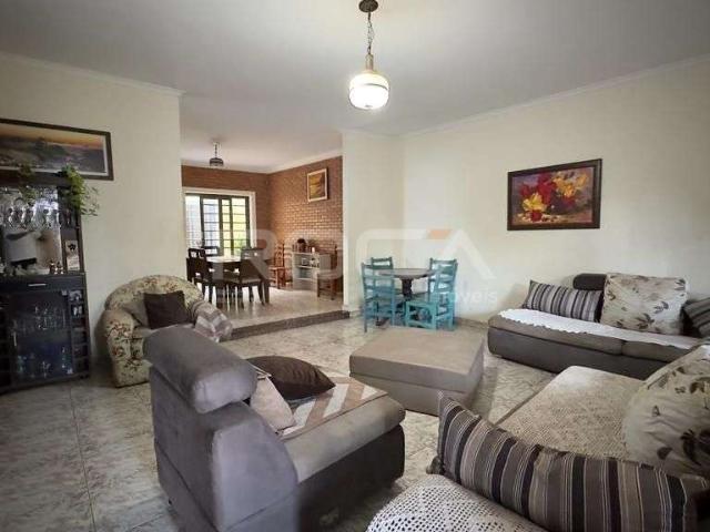 Casa / Sobrado para Venda em São Carlos/SP Jardim São João Batista 4 Quartos