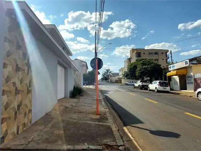 Casa / Sobrado para Venda em São Carlos/SP Jardim Santa Paula 5 Quartos