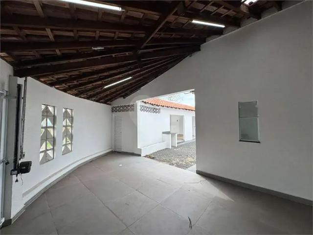 Casa / Sobrado para Venda em São Carlos/SP Parque Primavera 3 Quartos