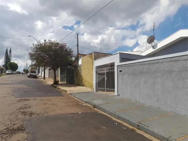 Casa / Sobrado para Venda em São Carlos/SP Vila Faria 3 Quartos