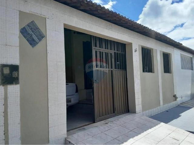 Casa / Sobrado para Venda em São Cristóvão/SE Rosa Elze 3 Quartos