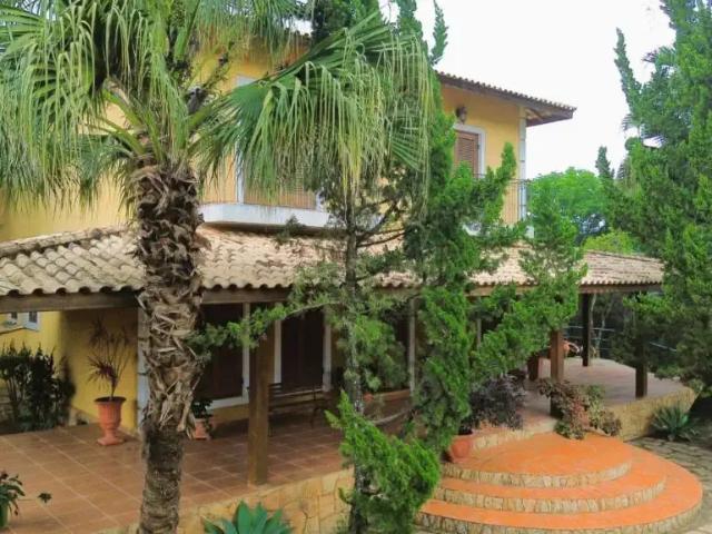Casa / Sobrado para Venda em São Bento do Sapucaí/SP Centro 5 Quartos