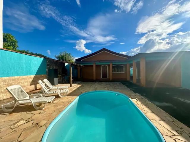 Casa / Sobrado para Venda em São Bento do Sapucaí/SP Centro 3 Quartos