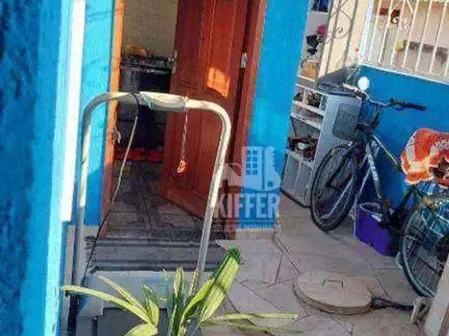 Casa / Sobrado para Venda em São Gonçalo/RJ Mutondo 3 Quartos