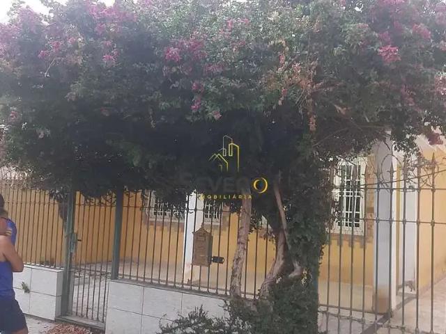 Casa / Sobrado para Venda em São Gonçalo/RJ Mutondo 3 Quartos