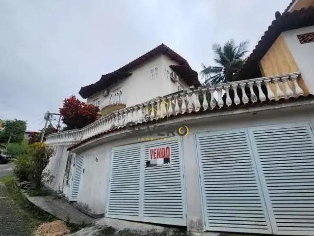 Casa / Sobrado para Venda em São Gonçalo/RJ Centro 3 Quartos