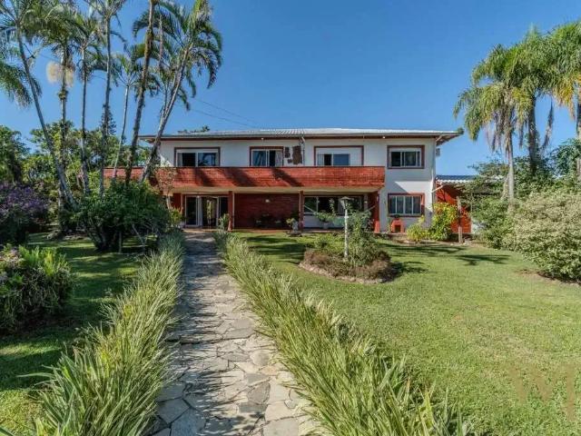 Casa / Sobrado para Venda em São Francisco do Sul/SC Capri 6 Quartos
