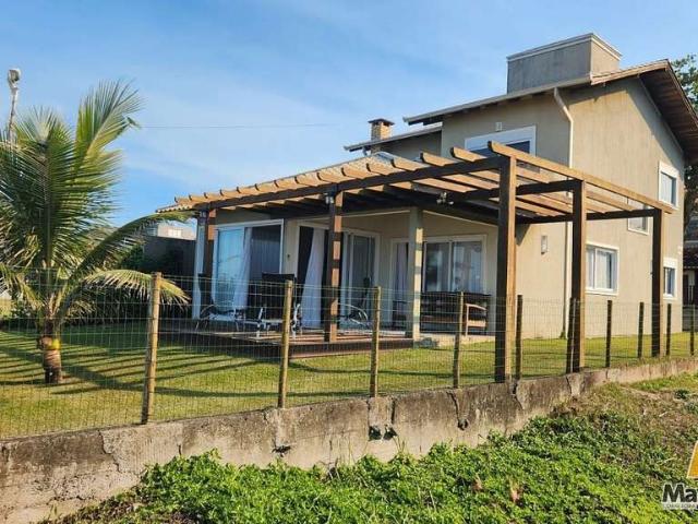 Casa / Sobrado para Venda em São Francisco do Sul/SC Itaguaçu 4 Quartos