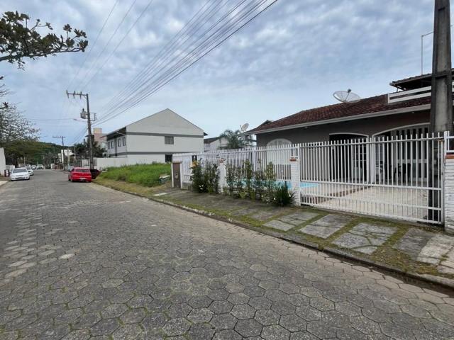 Casa / Sobrado para Venda em São Francisco do Sul/SC Praia do Ervino 3 Quartos