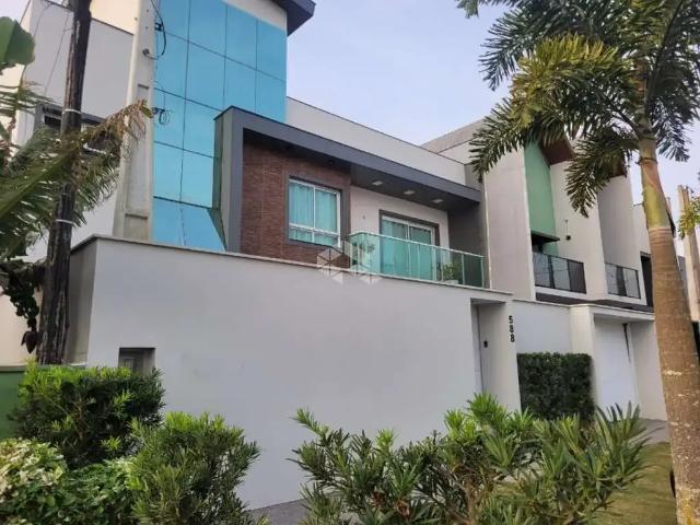 Casa / Sobrado para Venda em São Francisco do Sul/SC Praia Grande 4 Quartos