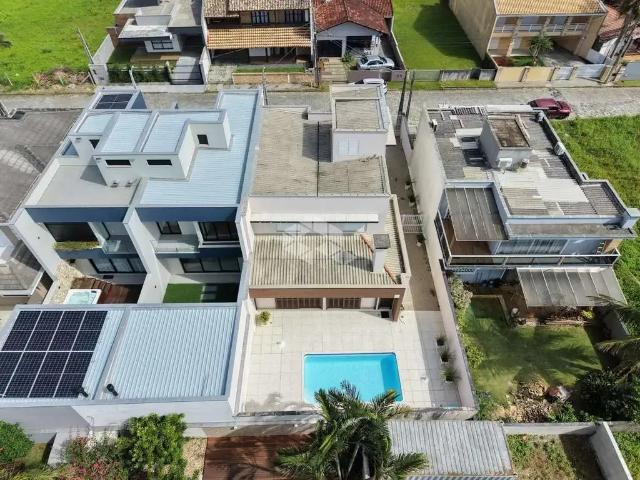 Casa / Sobrado para Venda em São Francisco do Sul/SC Ubatuba 3 Quartos