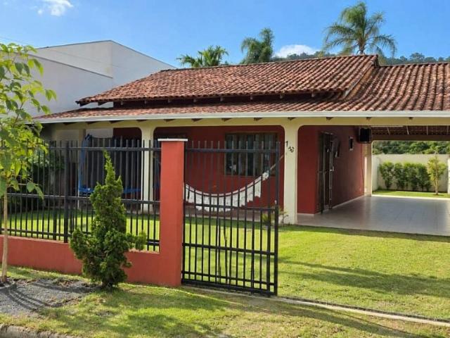 Casa / Sobrado para Venda em São Francisco do Sul/SC Ubatuba 3 Quartos