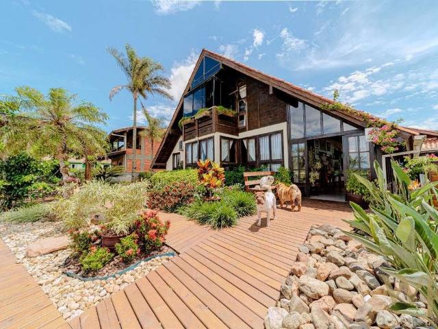 Casa / Sobrado para Venda em São Francisco do Sul/SC Ubatuba 3 Quartos