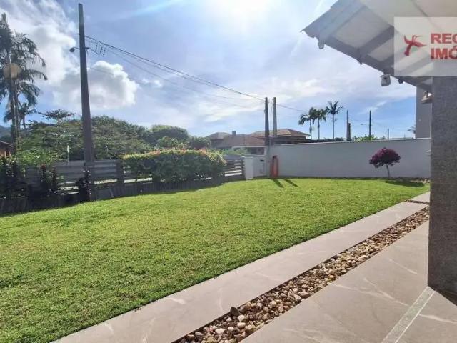 Casa / Sobrado para Venda em São Francisco do Sul/SC Ubatuba 4 Quartos