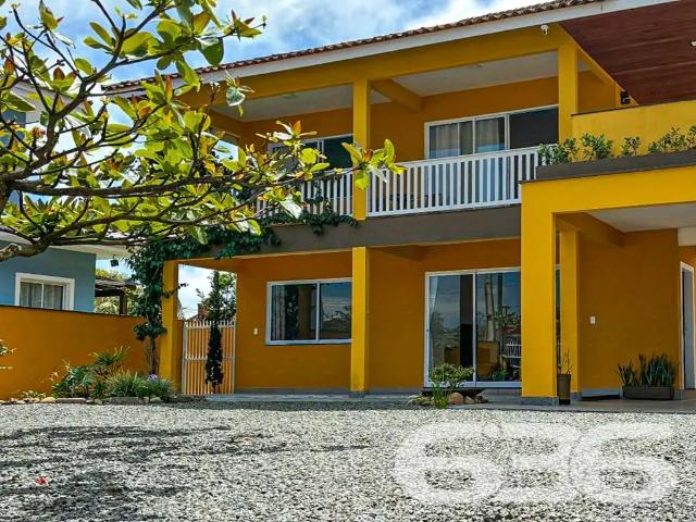 Casa / Sobrado para Venda em São Francisco do Sul/SC Ubatuba 4 Quartos