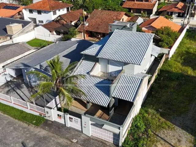 Casa / Sobrado para Venda em São Francisco do Sul/SC Ubatuba 4 Quartos