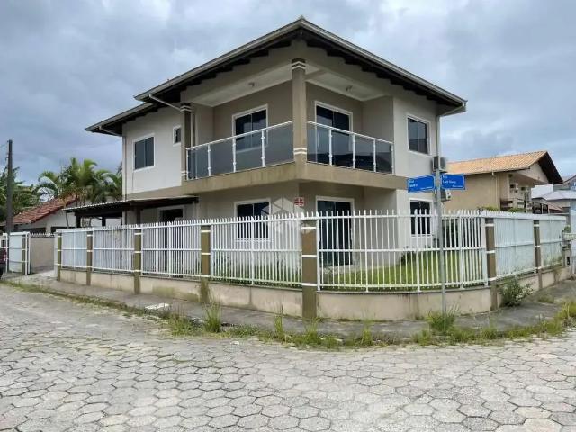 Casa / Sobrado para Venda em São Francisco do Sul/SC Ubatuba 4 Quartos