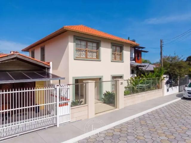 Casa / Sobrado para Venda em São Francisco do Sul/SC Ubatuba 5 Quartos