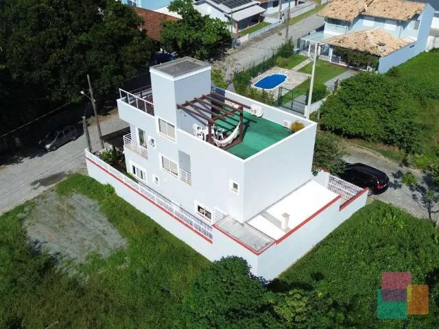 Casa / Sobrado para Venda em São Francisco do Sul/SC Ubatuba 5 Quartos