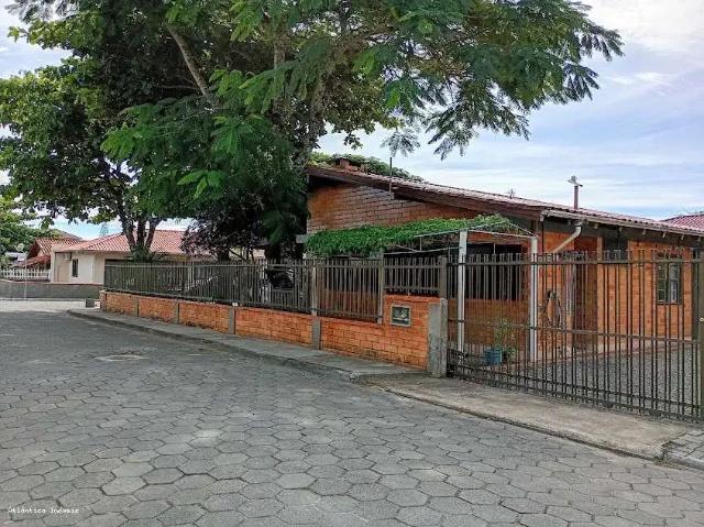 Casa / Sobrado para Venda em São Francisco do Sul/SC Ubatuba 5 Quartos