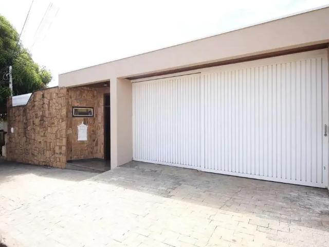 Casa / Sobrado para Venda em São João da Boa Vista/SP Centro 3 Quartos